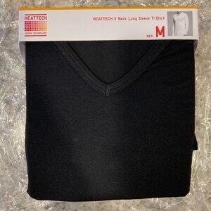 UNIQLO Heattech Black V Neck Long Sleeve shirt Men M NEW